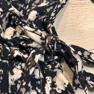 Free People All The‎ Right Ruffles Black Raven Floral Shorts Romper XS XSmall thumbnail 5