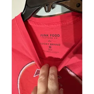 Junk Food‎ With Lucky Brand Size Medium Atlanta Falcons Tee Shirt thumbnail 3