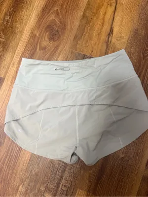Women’s High-Waist Lululemon Active Shorts in Light Taupe thumbnail 2