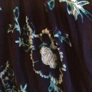 Daisy‎ Fuentes Purple with White and Blue Flowers size medium thumbnail 4
