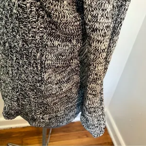 Old Navy‎ Women's Size XL Pullover Crewneck Sweater Cable Knit Black Marled thumbnail 6