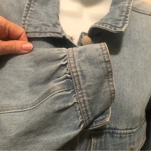 Lulus Classically Cool Light Wash Denim Jacket M Puff Sleeve Light Wash Pockets thumbnail 9