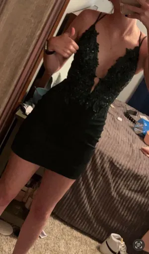 Green Short Homecoming / Formal Dress thumbnail 2