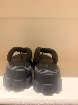Forever 21 Black Chunky Platform Thong Sandals thumbnail 4