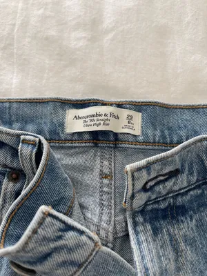 Abercrombie Ultra High-Rise Straight Jeans 90s thumbnail 2