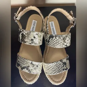 Steve Madden Fifer Snake Animal Print Espadrille Wedge Sandals thumbnail 4