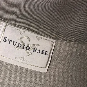 Vintage green corduroy size medium shirt jacket/shacket thumbnail 5
