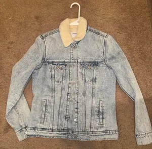 Old Navy Jean Jacket thumbnail 1