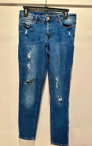 Old Navy - Rockstar Mid Rise Distressed Jeans - Great condition! thumbnail 1