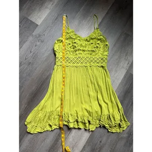 Dokuritu Crochet Ruffle Dress Smocked Stretch Medium Chartreuse Green Beach thumbnail 8