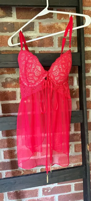 Victoria secret 34 D thumbnail 1