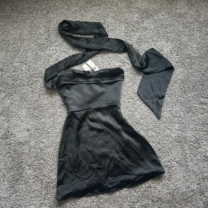 Oh Polly Black Mini Dress thumbnail 5