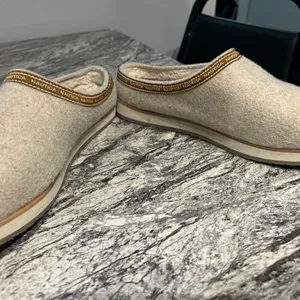 Nautica Cream Slippers Cozy Indoor Comfort thumbnail 3