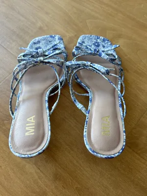 MIA Treanor Heel, Blue and White Floral Ribbon Kitten Heels, Size 9 thumbnail 4