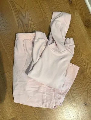 Aeropostale pink sweatsuit sweatpants and hoodie medium thumbnail 1