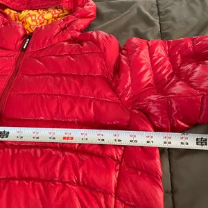 Keith Haring x UNIQLO SPRZ NY MoMA Ultra Light Down Puffer Jacket – Red – Size M thumbnail 3
