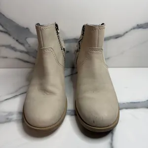 Teva Women's Beige Leather Foxy Ankle Boot Sz 7.5 Western Boho Festival Side Zip thumbnail 2