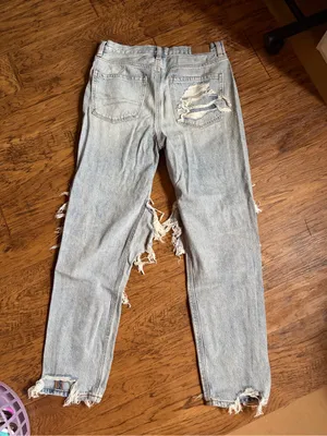 American Eagle Outfitters Light Blue Distressed Mom Jean 4 thumbnail 4
