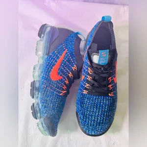 Nike Flyknit VaporMax 3 in Blue with Coral Swoosh thumbnail 5