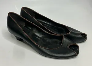 Nariana‎ by GOLC vintage peep toe pumps black leather size 7 thumbnail 1