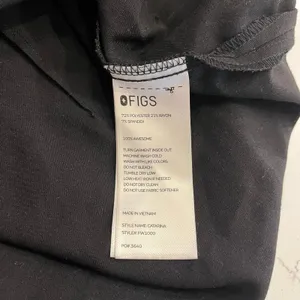 FIGS Black Catarina‎ Scrub Top size XS thumbnail 5