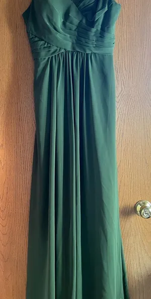 Beautiful formal dress Green Size 4 thumbnail 1