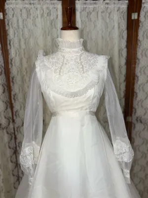 Stunning Vintage 1970s Bridal Originals Victorian High Neck Wedding Gown thumbnail 2