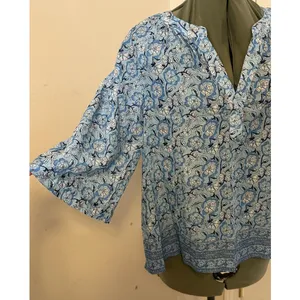 Vineyard Vines Floral Beachy Popover Blue and White Top Size Small thumbnail 4