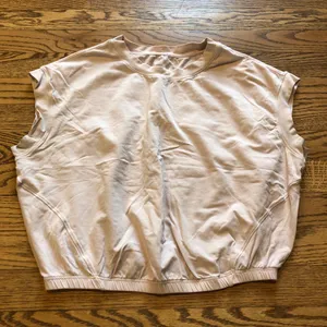 Lululemon Tank  Cropped  Elastic Hem Light Pink thumbnail 1