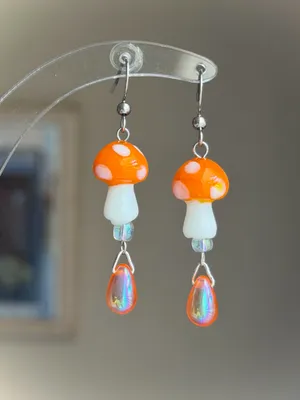Handmade Kawaii y2k style funky bright orange mushroom hoop dangle earrings🍊🍄🧡 thumbnail 2
