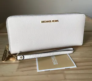Michael Kors Wallet thumbnail 1