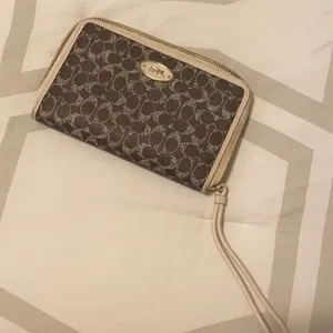 Coach Wristlet thumbnail 1