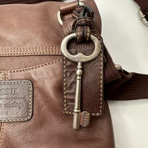 Vintage Y2K Fossil Genuine Leather Crossbody Bag – Distressed Brown Key Charm thumbnail 7