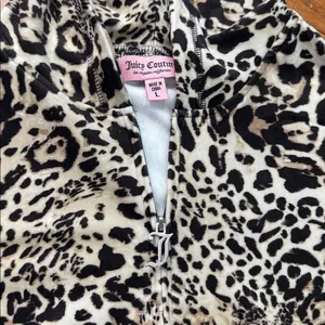 NWT Juicy Couture Ocelot Velour Animal Print Tracksuit Hoodie & Shorts Set Y2K L thumbnail 4