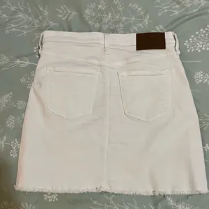 J Crew Mercantile White Denim Mini Skirt Size 2 thumbnail 6