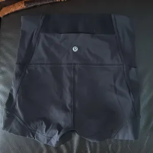 Training shorts thumbnail 3