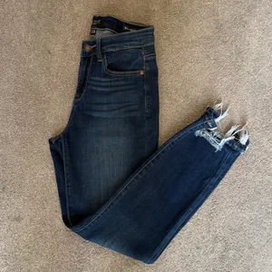 Judy Blue Dark Wash Raw Hem Relaxed Fit Jeans Size 3/26 thumbnail 1