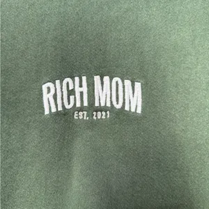 Rich Mom Gear Crewneck Sweatshirt in Money Green Size‎ Large thumbnail 4