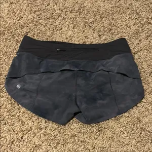 Lululemon Graphite Gray Speed Up 2.5 Shorts thumbnail 3