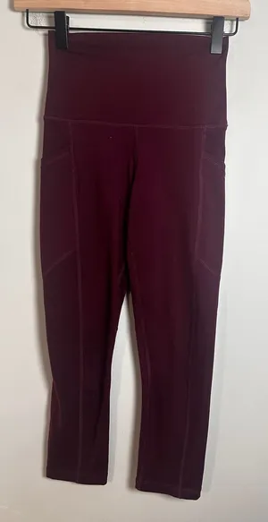 Yogalicious High Waisted Cropped Leggings Burgundy Maroon‎ Side Pockets XS thumbnail 1