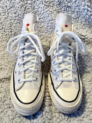 Converse Chuck 70 High Top "Love Me" Embroidered Lips Valentine Limited Edition. thumbnail 2