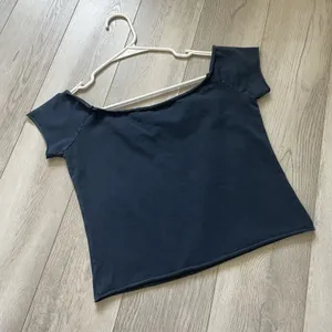 Brandy Melville Top cotton off shoulder bonnie crop womens Navy Blue (one size) thumbnail 4