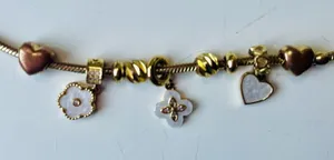 Gold-Tone 6.5” Charm Bracelet w/ White Enamel Flower & Heart Charms-EUC thumbnail 1
