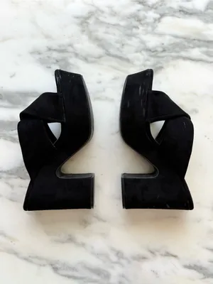 Qupid Black Faux Suede Crisscross Platform Slide Sandals • Sz 8.5 thumbnail 3