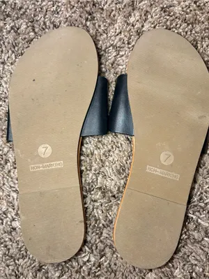 Shade & Shore Black Scalloped Slide Sandals Size 7 thumbnail 4