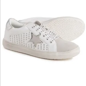 NEW Amalfi Stud and Star Sneakers Leather Suede Leather Lace Up Logo 7.5 thumbnail 3