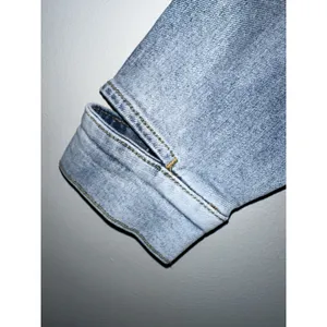 LNDN‎ Denim Landon Denim Cutout Waist Classic Denim Jacket NWT Size XXS thumbnail 3