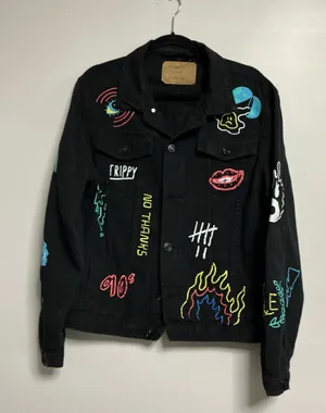 Rue21 Black Graffiti Expand Your Horizons Denim Jacket Medium thumbnail 1