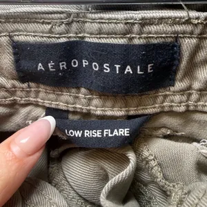 Aeropostale‎ Womens Low Rise Flare Pants Olive Green Cotton Tencel Sz 0 Y2K Boho thumbnail 2