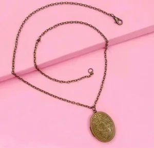 Antiqued bronze photo locket necklace. New thumbnail 3